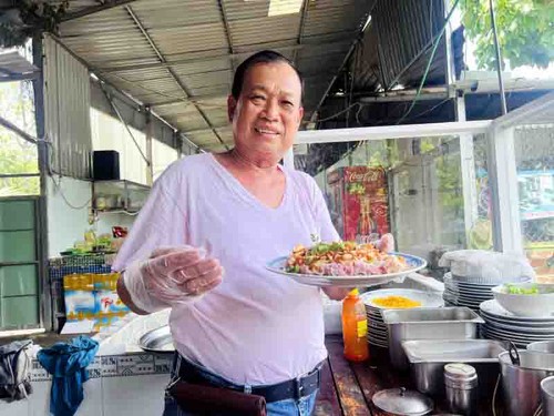 El oficio tradicional de fabricación de fideos de arroz “Hu tieu” en Can Tho - ảnh 1