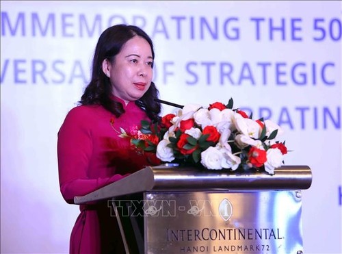 Vietnam y Singapur conmemoran 50 años de relaciones diplomáticas - ảnh 1