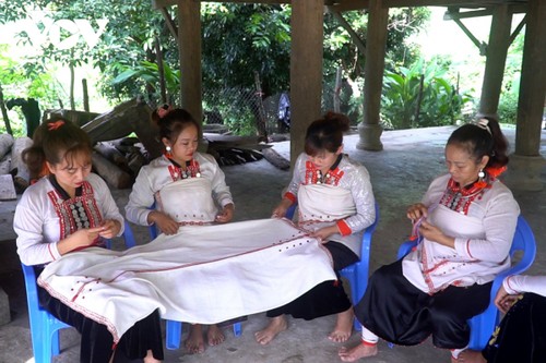 Belleza cultural de la etnia Mang en Lai Chau - ảnh 1