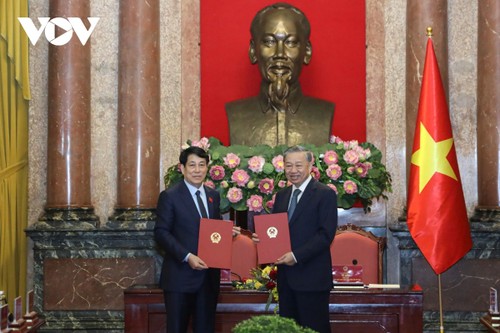 Acto de entrega del cargo al nuevo Presidente de Vietnam - ảnh 1