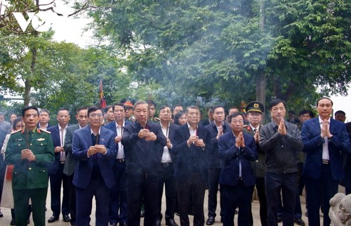 Secretario General del Partido Comunista de Vietnam rinde homenaje a los Reyes Hung - ảnh 1