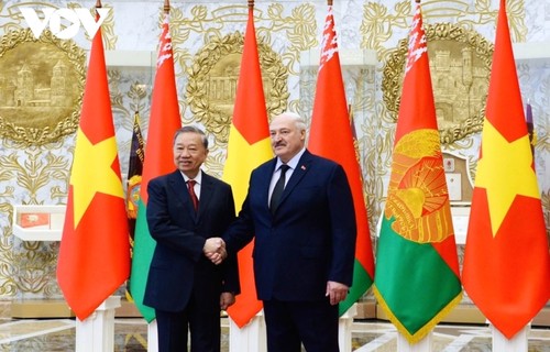 Vietnam y Bielorrusia sellan Asociación Estratégica y amplían cooperación multisectorial - ảnh 1