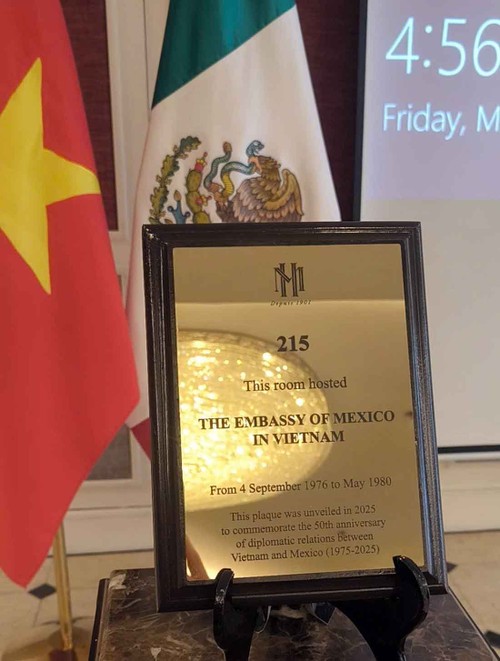 Placa conmemorativa honra primera sede de Embajada de México en Vietnam - ảnh 2