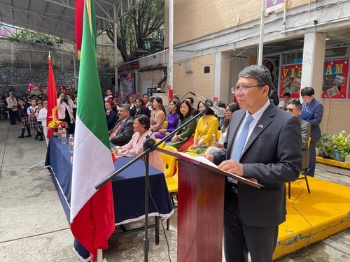 Vietnam y México impulsan lazos de amistad en histórica visita a la Escuela Primaria República Socialista de Vietnam - ảnh 2
