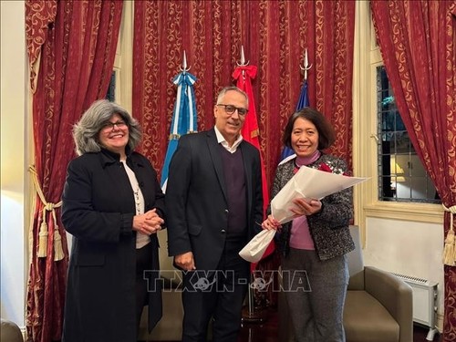 Intercambio de amistad entre las Embajadas de Vietnam y Cuba en Argentina - ảnh 1