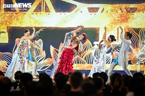 Panorama de la inauguración de la Exposición “80 años de Independencia - Libertad - Felicidad” - ảnh 11