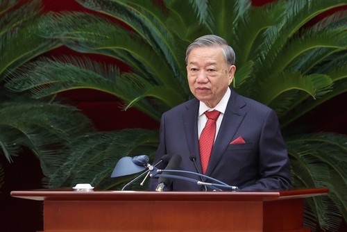 Inaugurado el XIII Pleno del Comité Central del Partido Comunista de Vietnam - ảnh 1