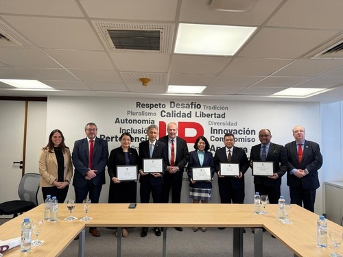 Vietnam resalta sus avances en el proceso de Renovación en un seminario de la ASEAN en Argentina - ảnh 1