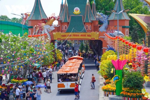 Vietnam recibe a 14 millones de turistas durante las vacaciones del Tet 2026 - ảnh 1