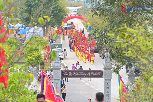 Arranca Festival Thai Mieu de la dinastía Tran, punto de convergencia espiritual del patrimonio mundial - ảnh 2