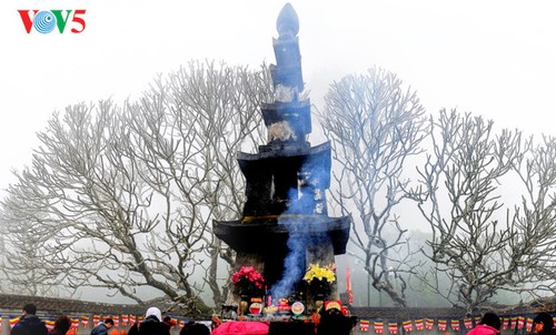 Huella del Rey-Buda Tran Nhan Tong en la montaña sagrada Yen Tu - ảnh 10