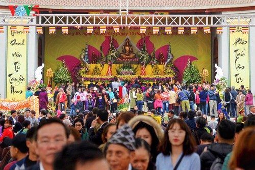 Huella del Rey-Buda Tran Nhan Tong en la montaña sagrada Yen Tu - ảnh 18