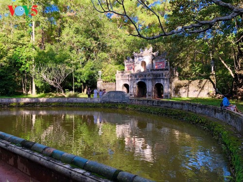 La mística belleza de la pagoda Tu Hieu, en la ciudad de Hue - ảnh 3