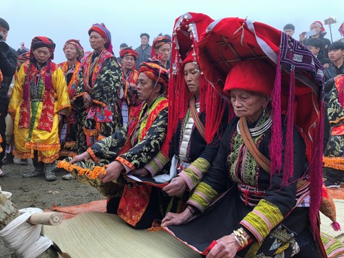 Ritual de “madurez” de la etnia Dao en Lao Cai - ảnh 13