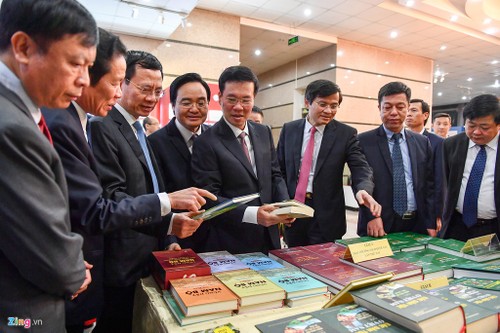 Otorgan Premio Nacional del Libro 2019 en Vietnam  - ảnh 1