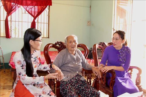 Localidades vietnamitas celebran Día Internacional de la Mujer  - ảnh 1