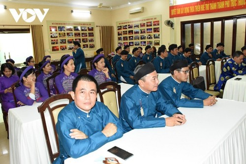 Hue promueve la túnica tradicional “Ao Dai”  - ảnh 2