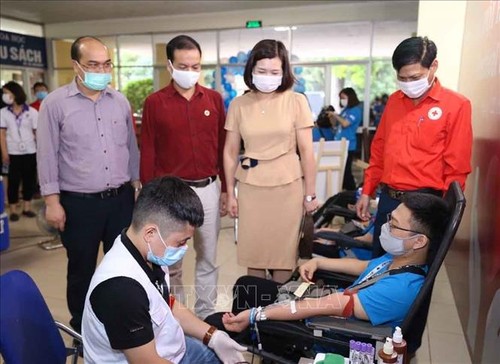 Celebran Festival de Donación de Sangre en Hanói - ảnh 1