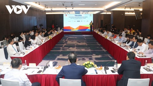 Localidades centrales de Vietnam se esfuerzan por recuperar el turismo - ảnh 1