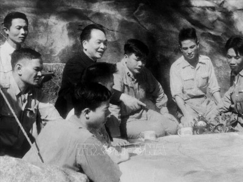 Prensa argelina honra aportes de Vo Nguyen Giap a movimientos revolucionarios de los pueblos oprimidos  - ảnh 1