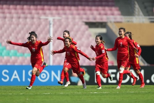 Presidente de Vietnam otorga la Orden de Trabajo a la selección nacional de fútbol femenino - ảnh 1