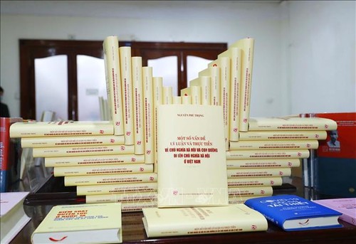 Periódico ruso: Vietnam continúa su camino hacia el socialismo - ảnh 1