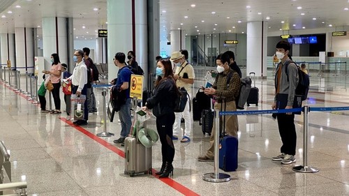 Vietnam facilita la entrada de turistas extranjeros  - ảnh 1