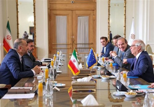 Irán insta a Estados Unidos a elegir entre acuerdo nuclear o demandas unilaterales - ảnh 1