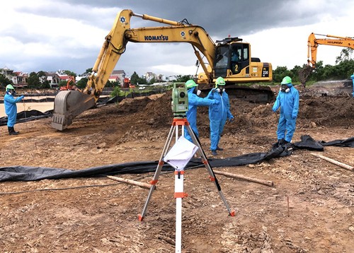 Estados Unidos anuncia nuevo contrato de remediación de dioxinas en el aeropuerto de Bien Hoa - ảnh 1