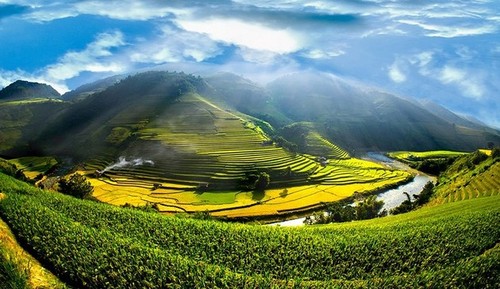 Bahía de Ha Long y Mu Cang Chai entre los 40 destinos más coloridos del mundo - ảnh 4