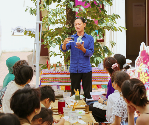 Taller de pintura de torito de Pucará, un acercamiento intercultural entre Vietnam y Perú - ảnh 1