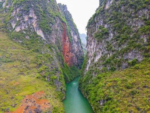 Espléndida meseta kárstica de Dong Van en Ha Giang - ảnh 6