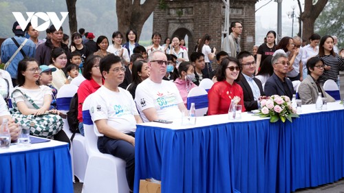Vietnam responde a la campaña “La Hora del Planeta” 2024  - ảnh 1