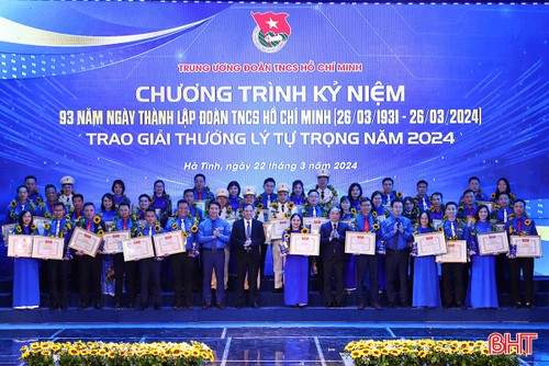 Celebran en Ha Tinh 93º aniversario de la Unión de Jóvenes Comunistas Ho Chi Minh - ảnh 1