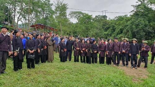 Mercado del amor de Xuan Duong: espacio cultural singular de la etnia Nung en Bac Kan - ảnh 2