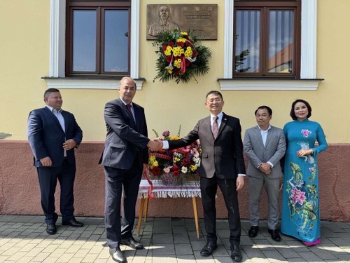 Celebran en Eslovaquia el 134º natalicio del presidente Ho Chi Minh - ảnh 1