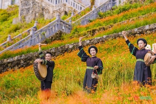 El brillo del Festival de las Flores Crocosmia 2024 en Sa Pa - ảnh 9