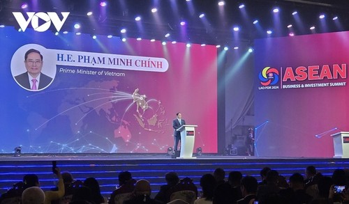 Premier describe la visión de Vietnam en Cumbre de ASEAN - ảnh 1