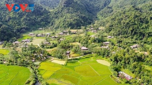 Aldea Khun, atractivo destino de turismo comunitario en el oeste de Ha Giang - ảnh 1