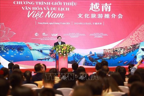 Premier Pham Minh Chinh asiste a programa de presentación de cultura y turismo vietnamita en Chongqing - ảnh 1