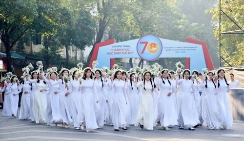 Marcha de los estudiantes de la capital - ảnh 4