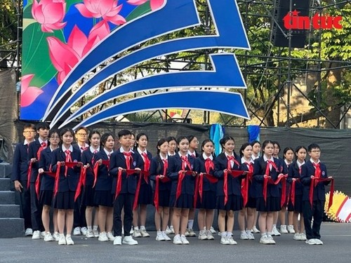 Marcha de los estudiantes de la capital - ảnh 8