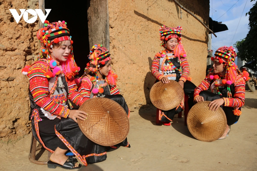 Ho Su Cha, el tradicional Año Nuevo de Ha Nhi - ảnh 12