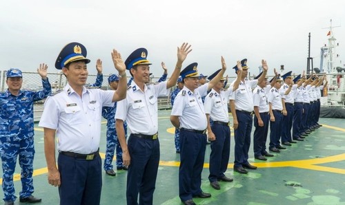 Guardia Costera de Vietnam fortalece lazos con su homóloga india - ảnh 1