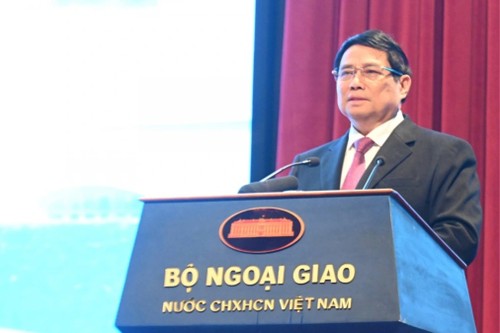 Premier de Vietnam expresa esperar más logros del sector diplomático en 2025  - ảnh 1