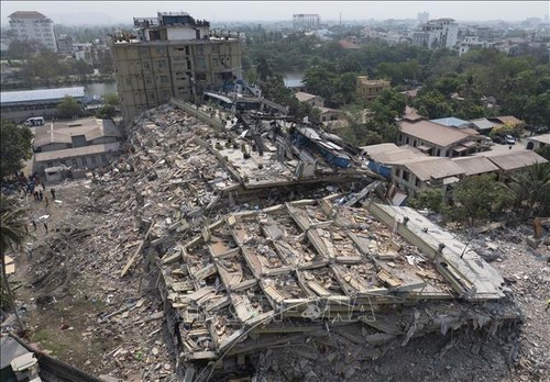 Junta militar de Myanmar anuncia un alto el fuego para facilitar actividades de rescate tras sismo - ảnh 1