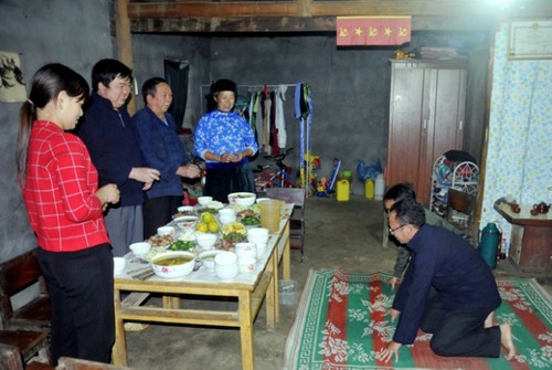 Las singulares ceremonias de nombramiento de los Mong en Dong Van - ảnh 1