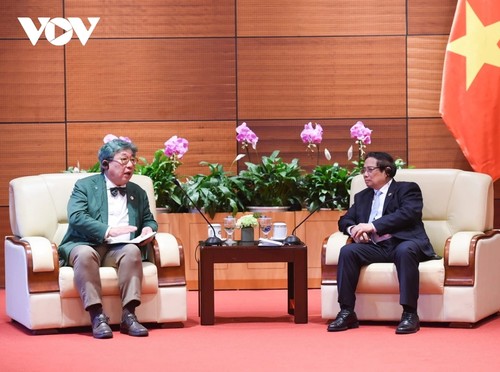 Premier de Vietnam pide asociación más sólida con Instituto Global de Crecimiento Verde - ảnh 1