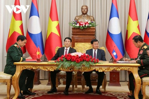 Líderes de Vietnam y Laos dialogan sobre cómo impulsar lazos bilaterales especiales - ảnh 2