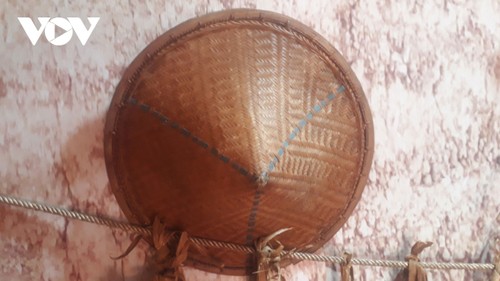Sombreros tejidos tradicionales del pueblo Ha Nhi en Dien Bien - ảnh 1